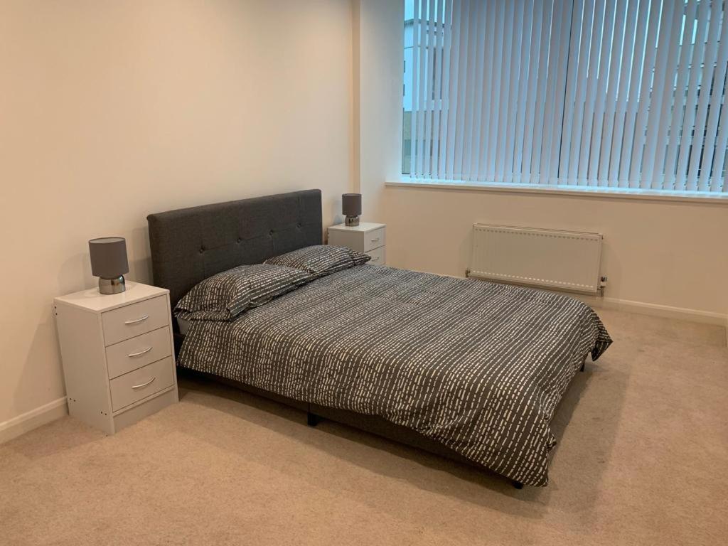 Modern 2 Bed 2 Bath Apartment In Central Croydon! Extérieur photo