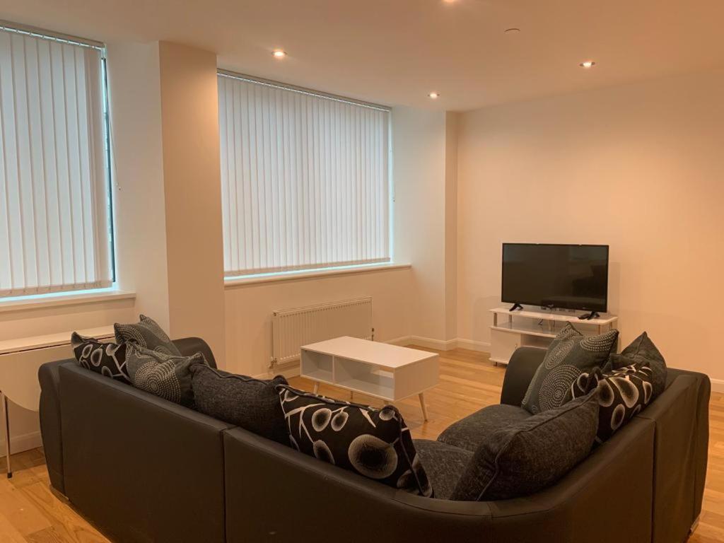 Modern 2 Bed 2 Bath Apartment In Central Croydon! Extérieur photo